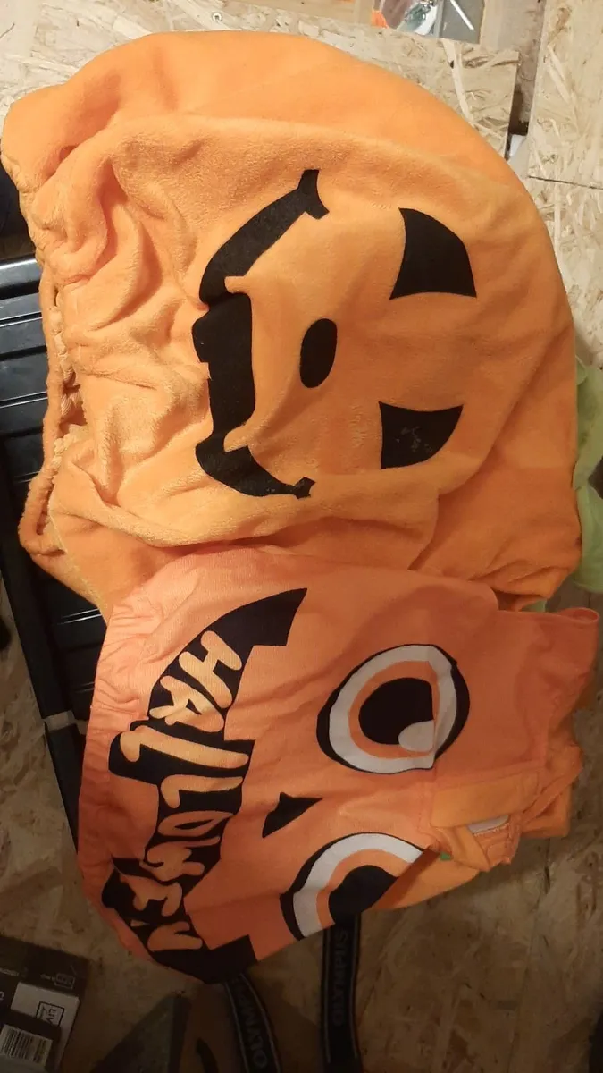 Baby and 3 to 4 Yrs Halloween Costumes - Image 1