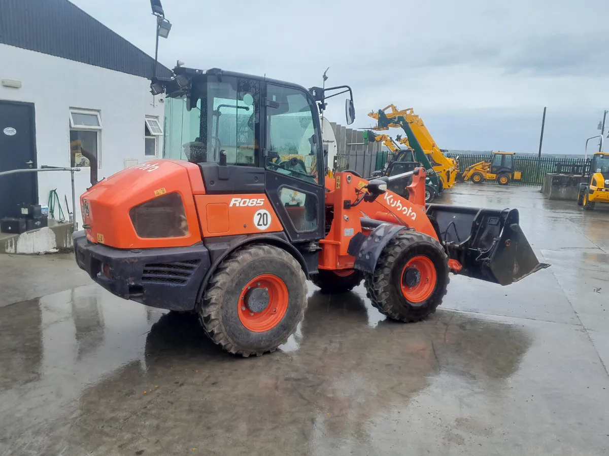 Kubota R085 2014 (18441) - Image 2