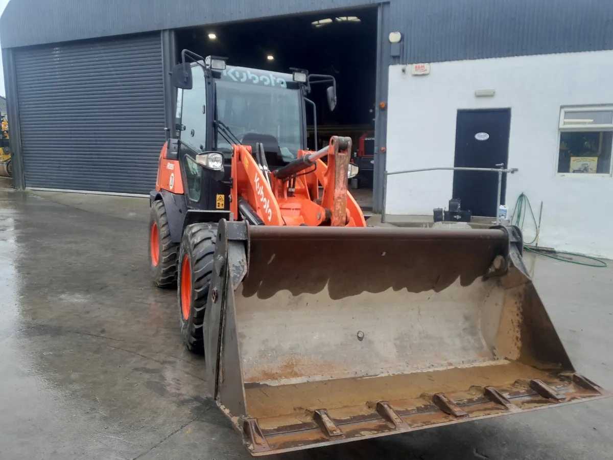 Kubota R085 2014 (18441) - Image 3