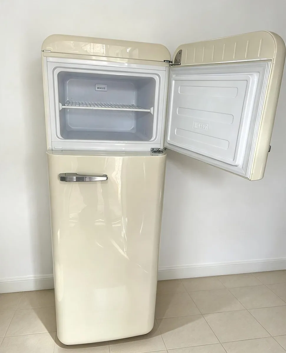 Smeg Fab 30 retro style USA style fridge freezer - Image 3