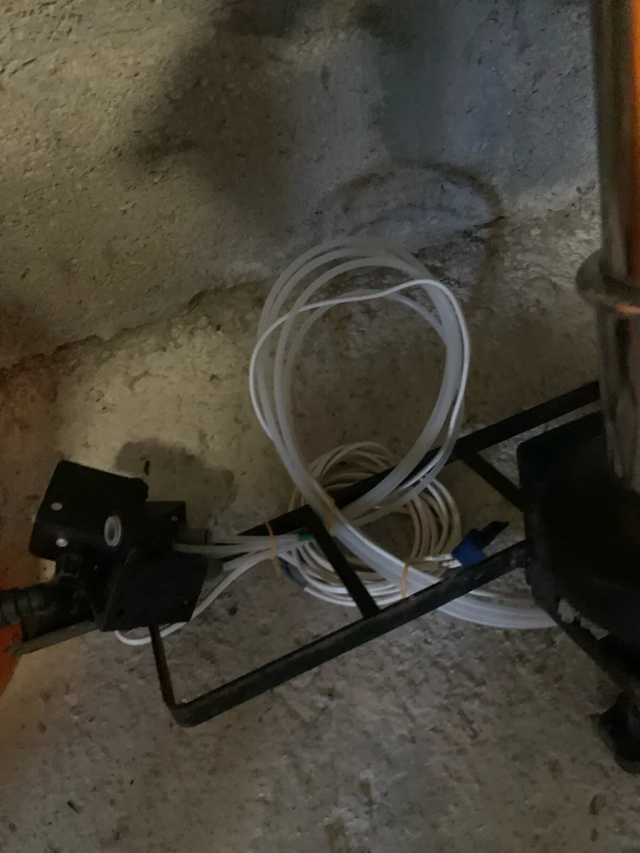 4-way T-bar beer font and tap dispenser - Image 3