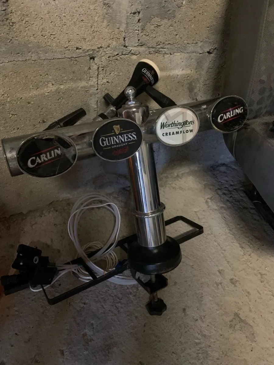 4-way T-bar beer font and tap dispenser - Image 1