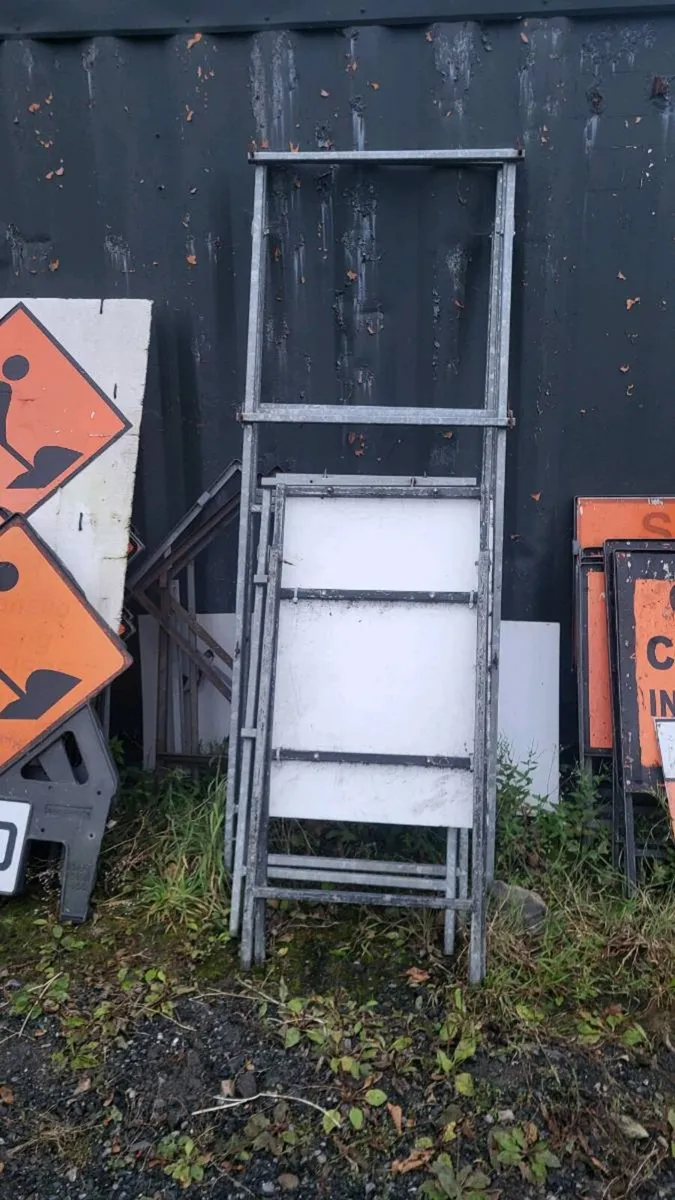 Road safety signage - Image 2