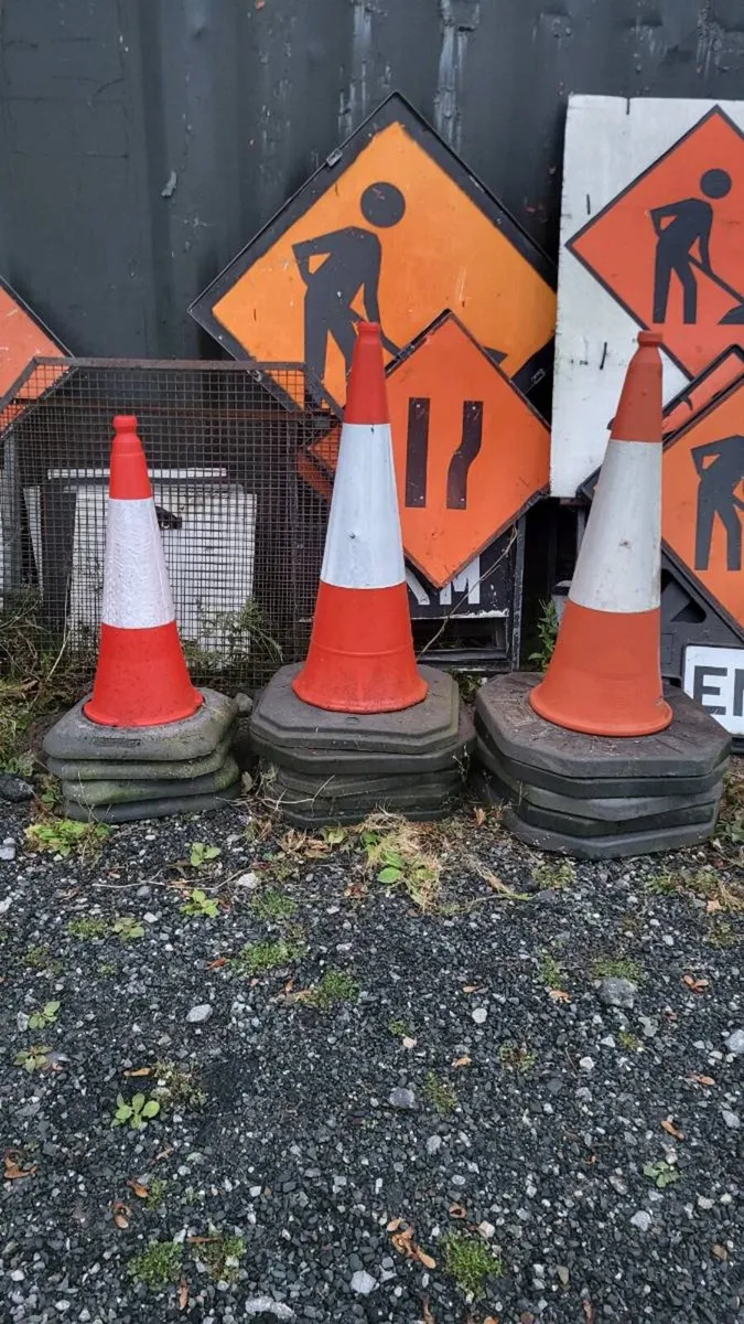 Road safety signage - Image 3