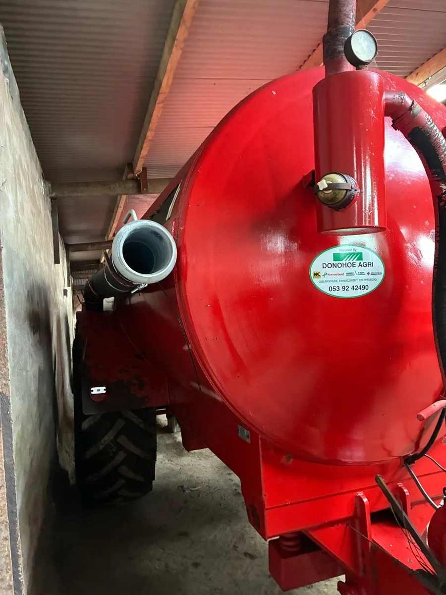 Hispec slurry tanks - Image 1
