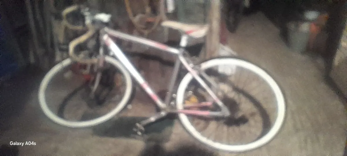 Racing bike - Image 1