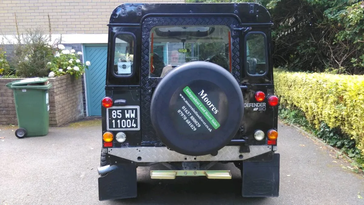 Landrover Defender 90 - Image 2