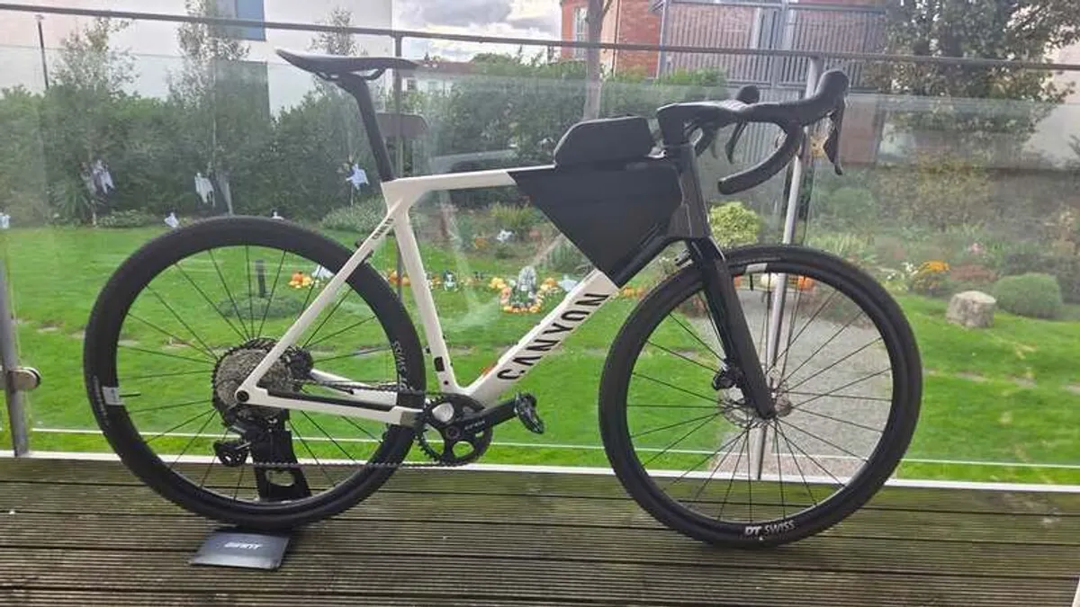 Canyon Grail Gravel Bike - CF 8 1by, Large, Low Mileage - Image 1