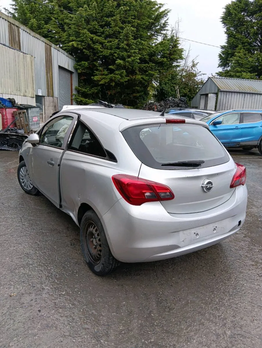 Breaking Opel Corsa 2015 - Image 2