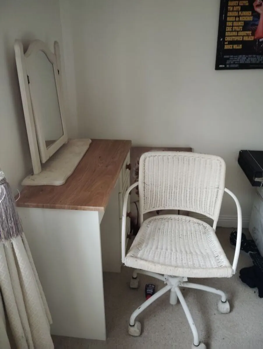 dressing table with mirror - Image 2