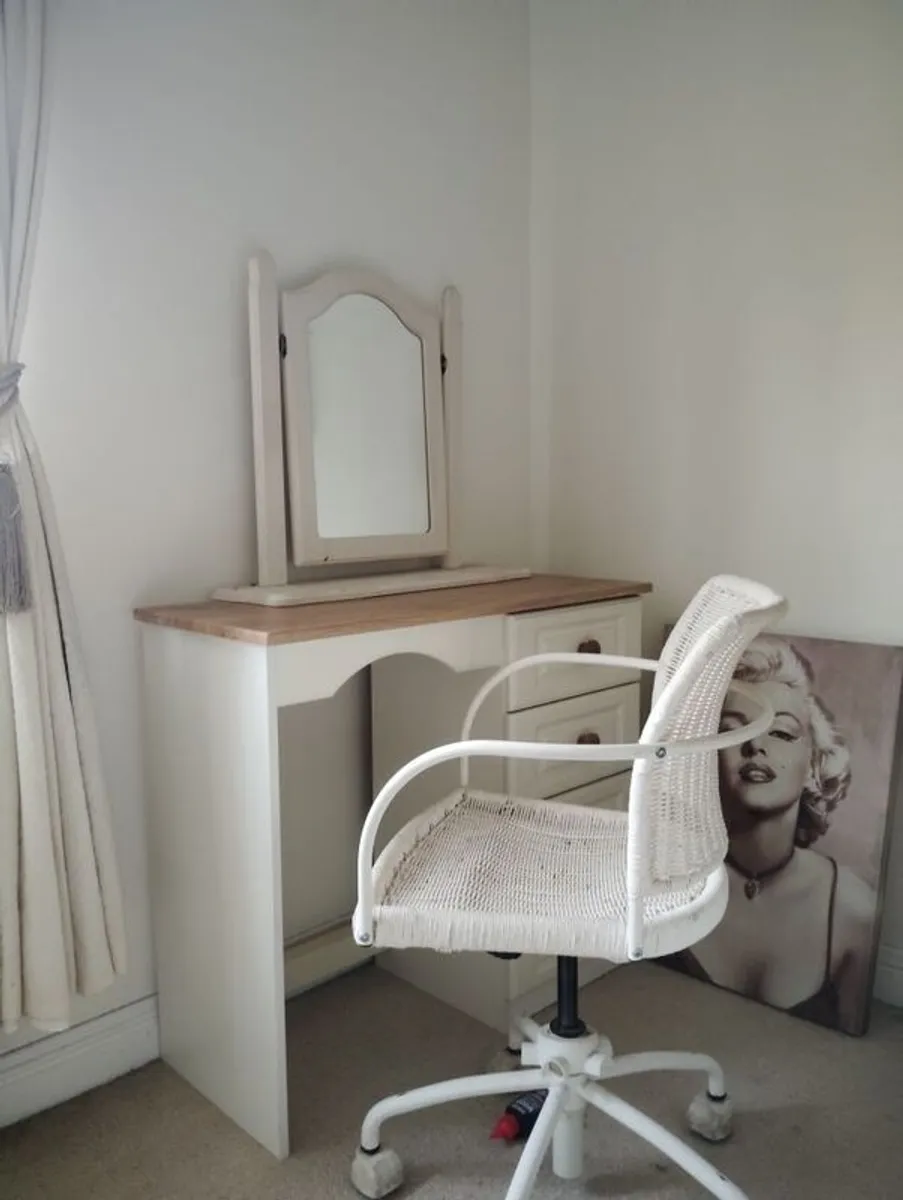 dressing table with mirror - Image 3