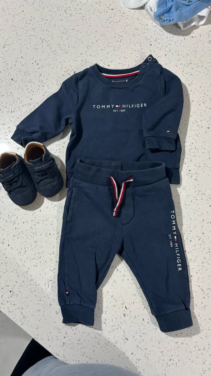 Tommy Hilfiger Top and joggers set+ shoes for baby - Image 1