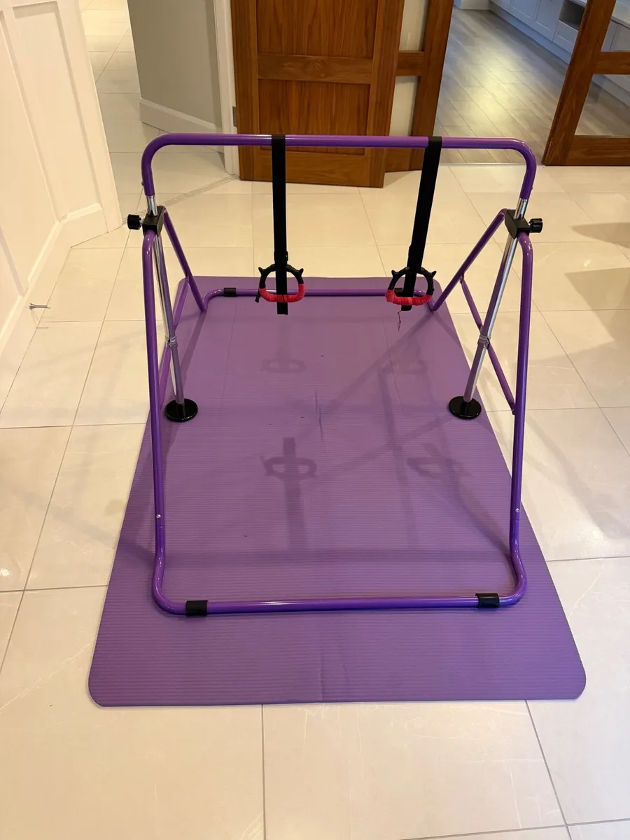 Gymnastics Bar with mat - Image 1