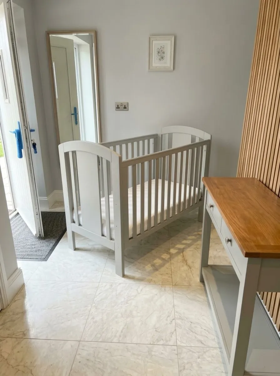 The Baby Elegance Laba Cot - Image 1