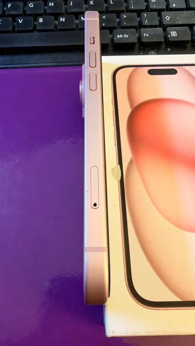 iphone 15 128GB unlocked to any network - Image 3
