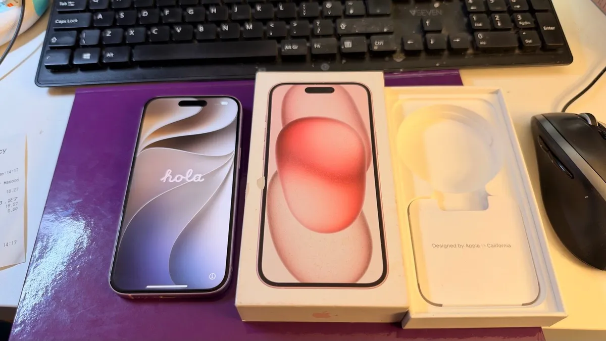 iphone 15 128GB unlocked to any network - Image 1