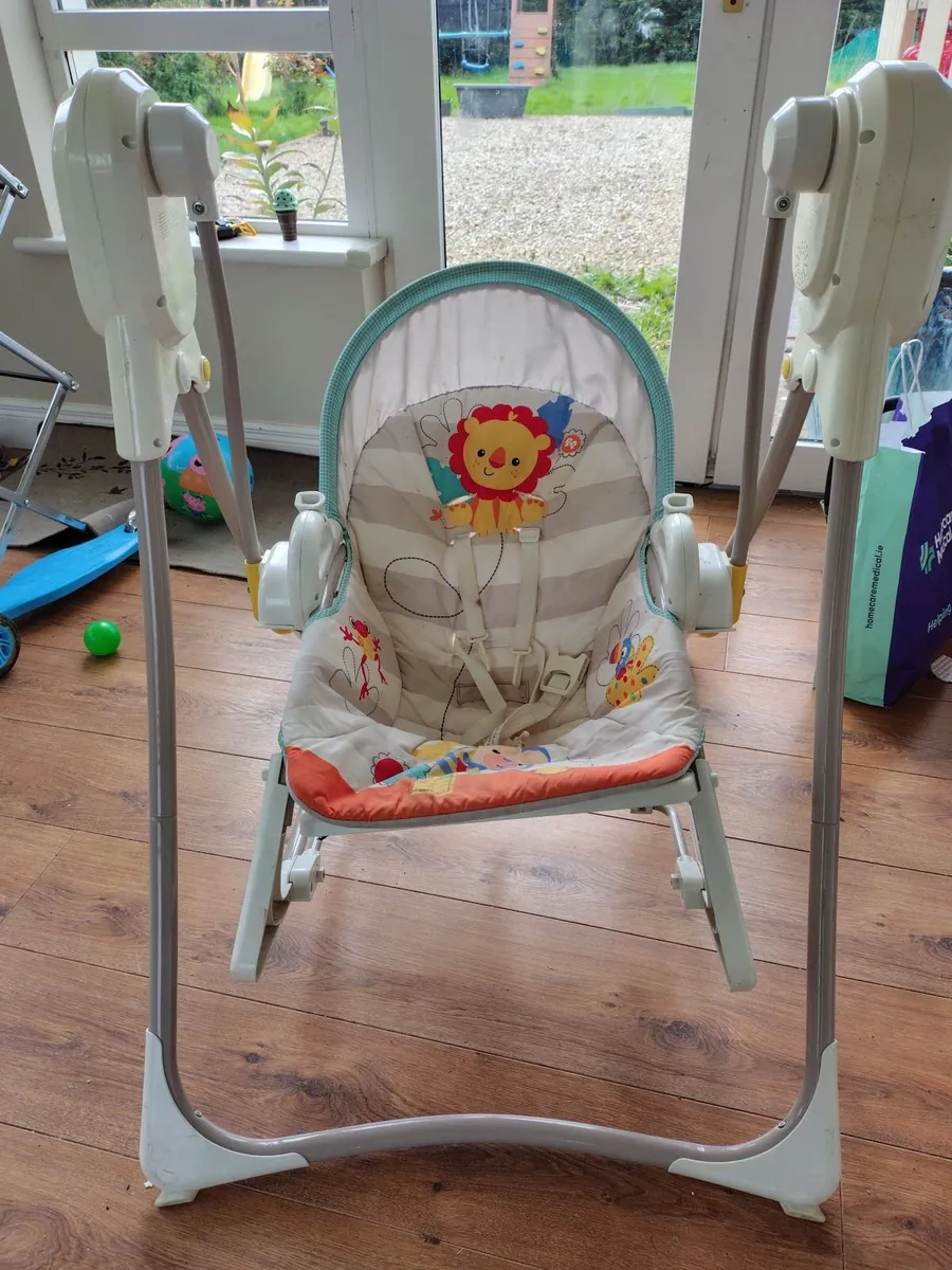 Baby swing - Image 1