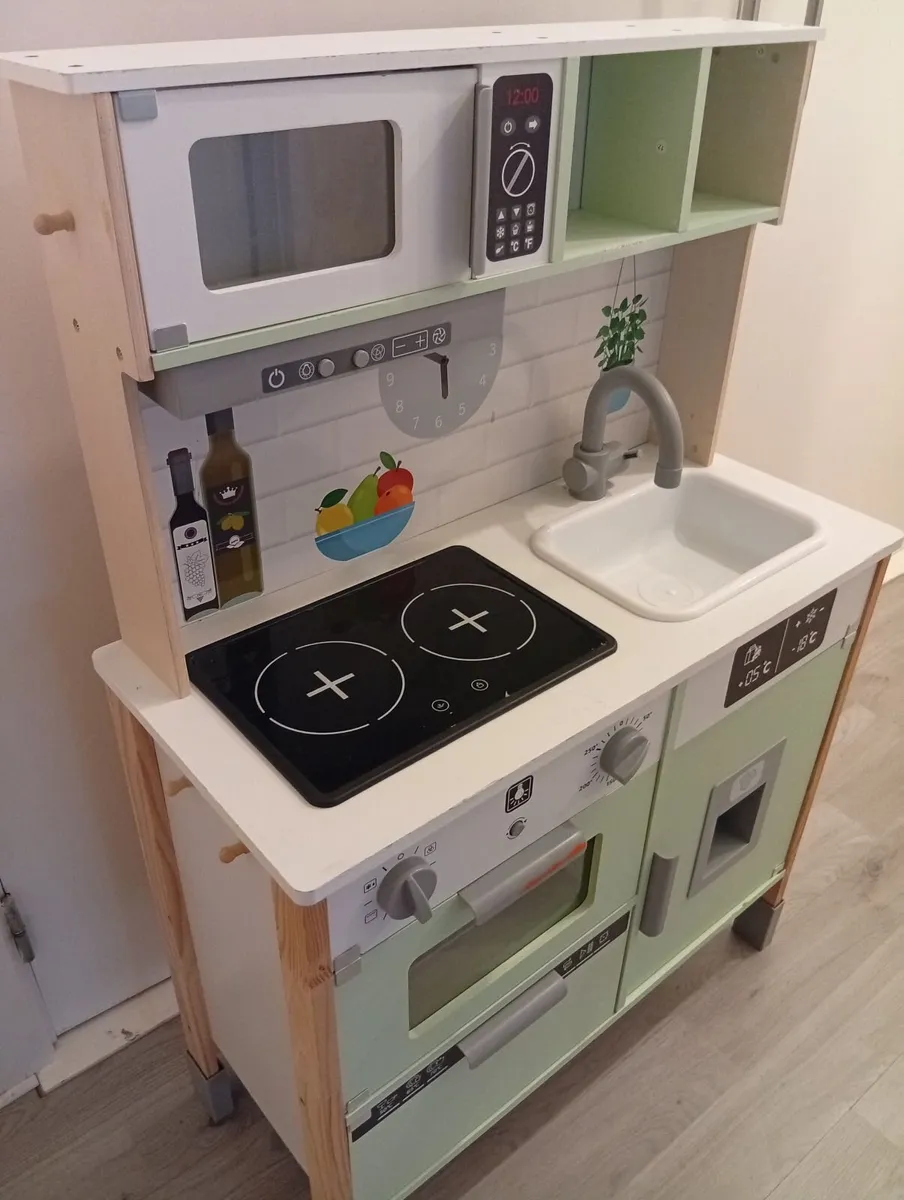 Quality Kids Play kitchen with lights sounds - Image 4
