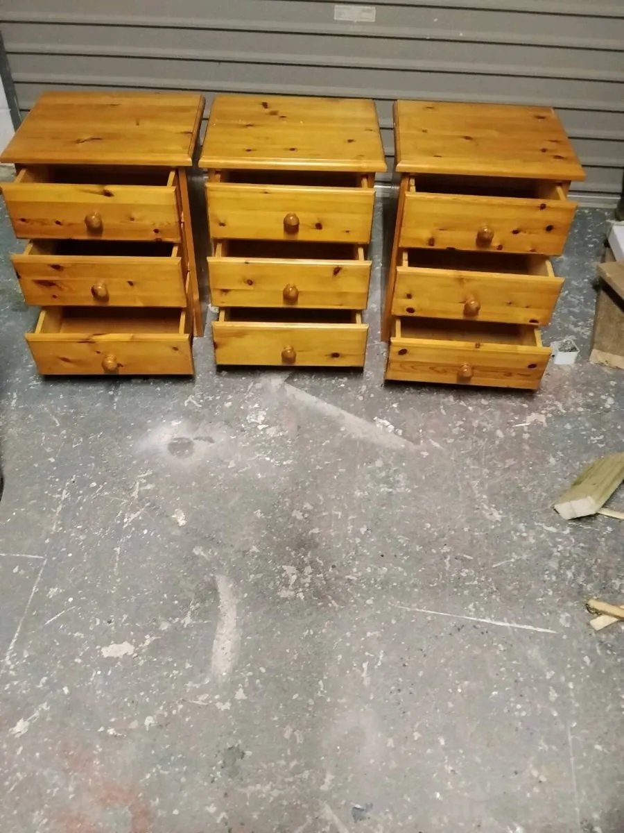 3 bedroom lockers - Image 1