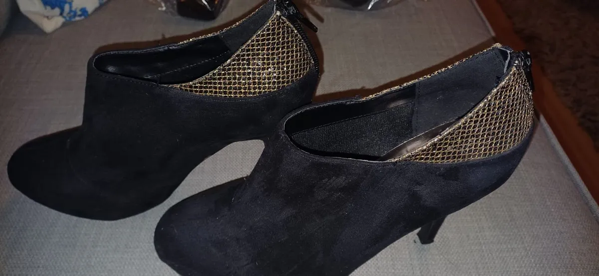 Size 6 black suede & gold trim ankle boots - Image 1