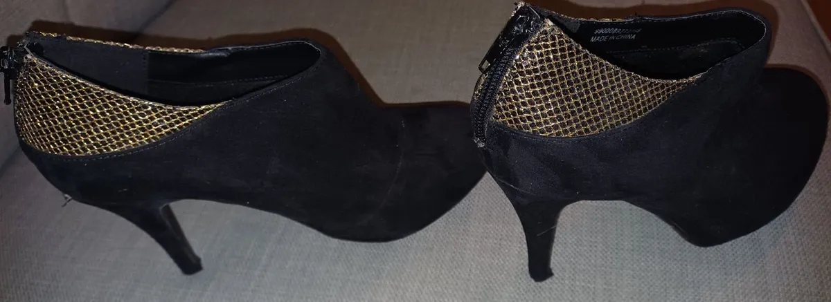 Size 6 black suede & gold trim ankle boots - Image 2