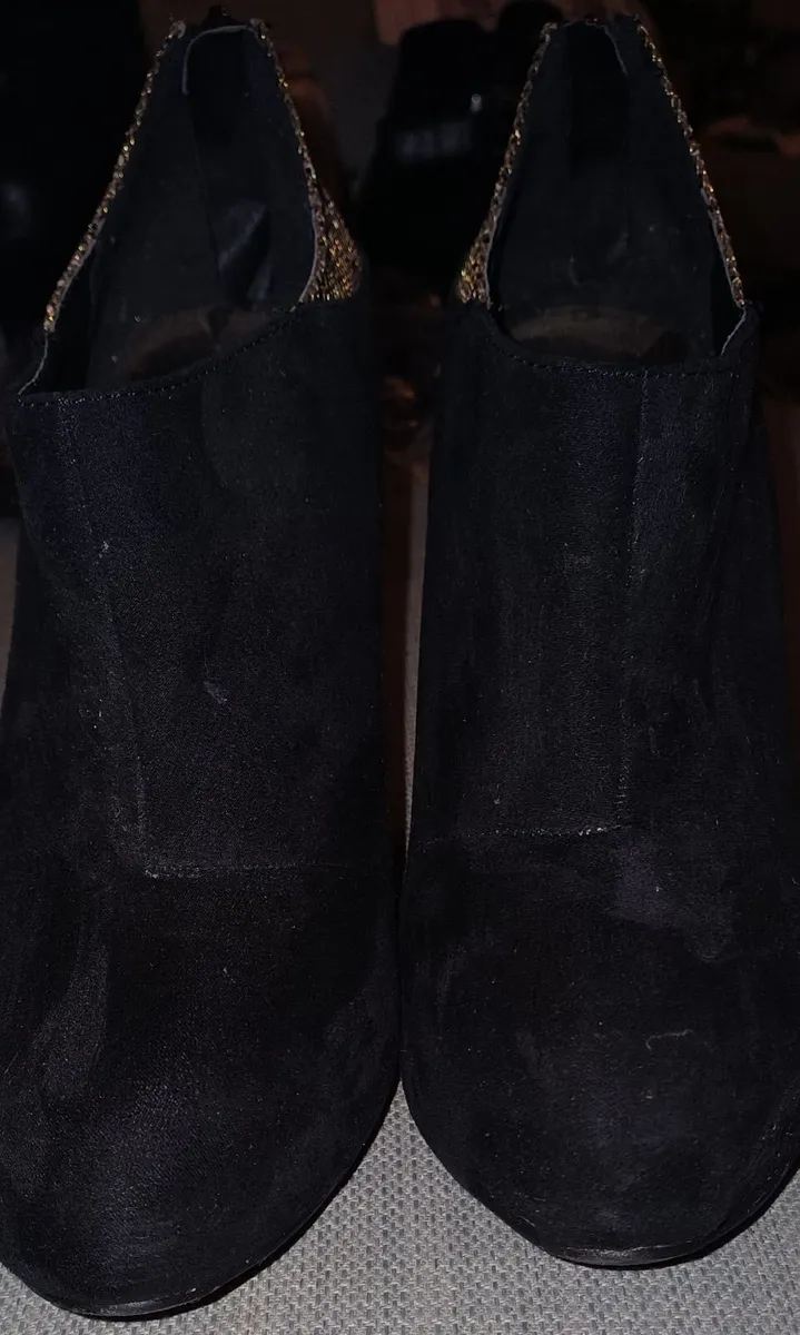 Size 6 black suede & gold trim ankle boots - Image 3
