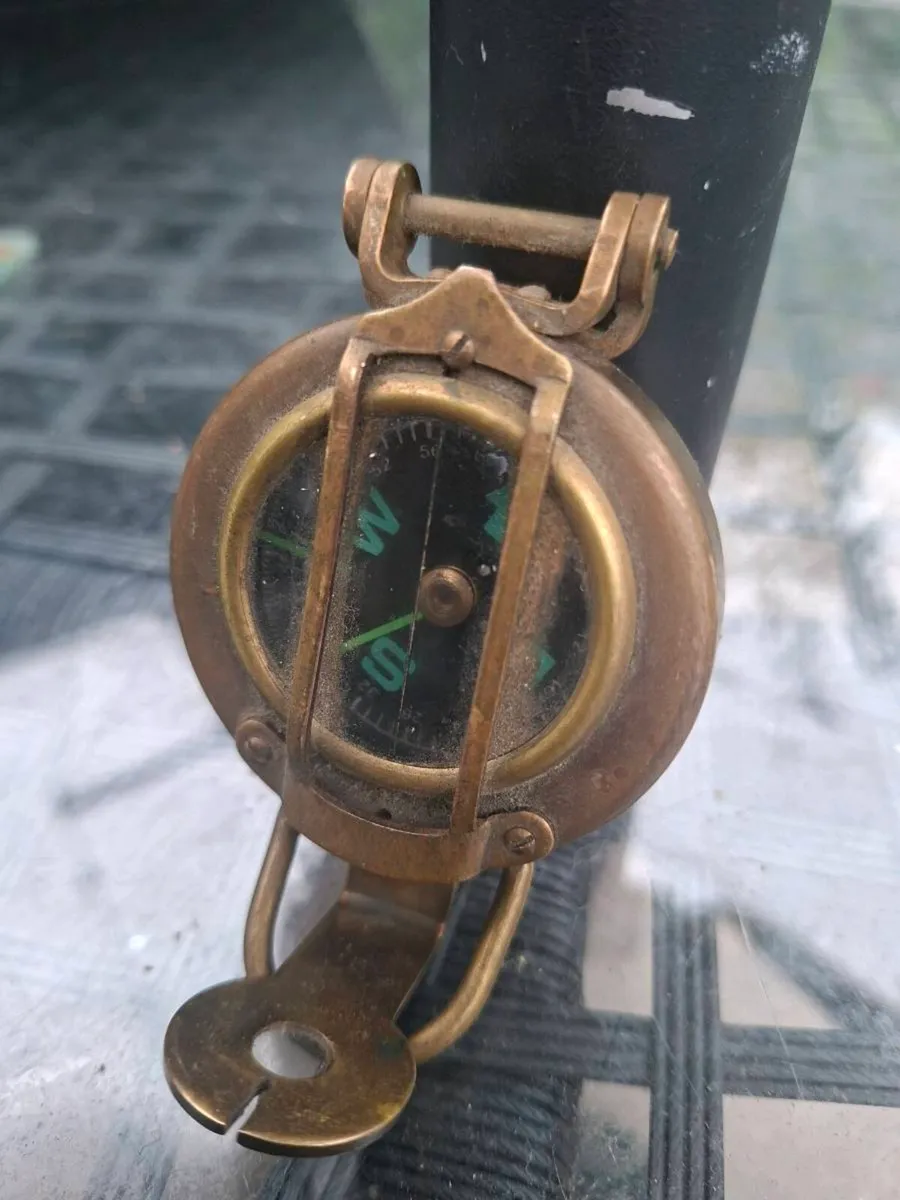 Vintage Stanley London pocket Compass - Image 3