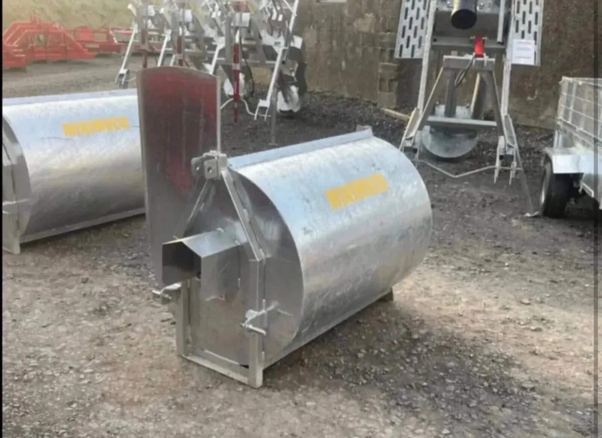 MINI MUCK SPREADERS NEW - Image 3