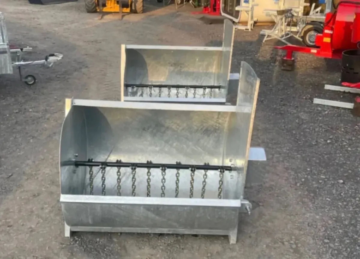 MINI MUCK SPREADERS NEW - Image 4