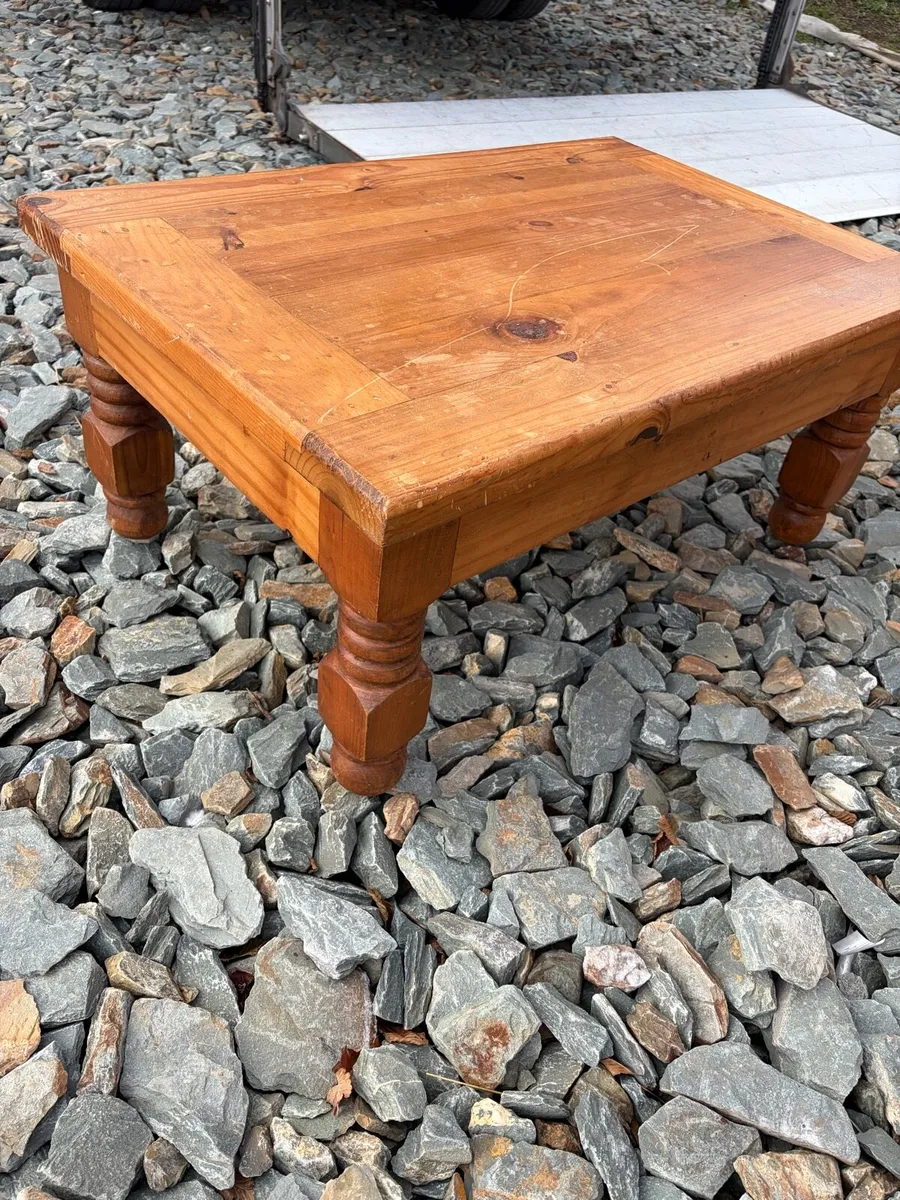 mexican pine wooden coffee table - Image 2