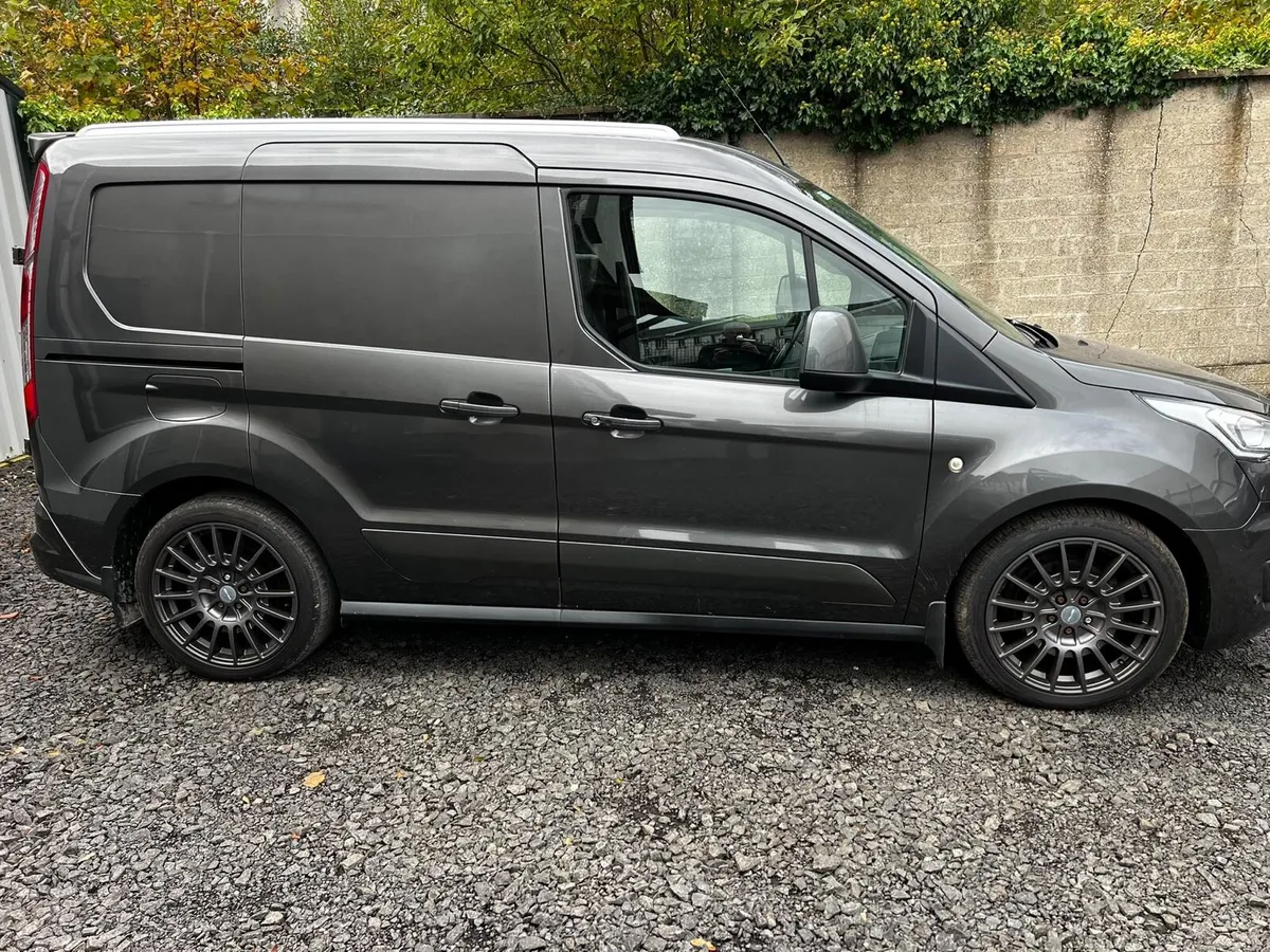 Ford Transit Connect Auto Limited - Image 4