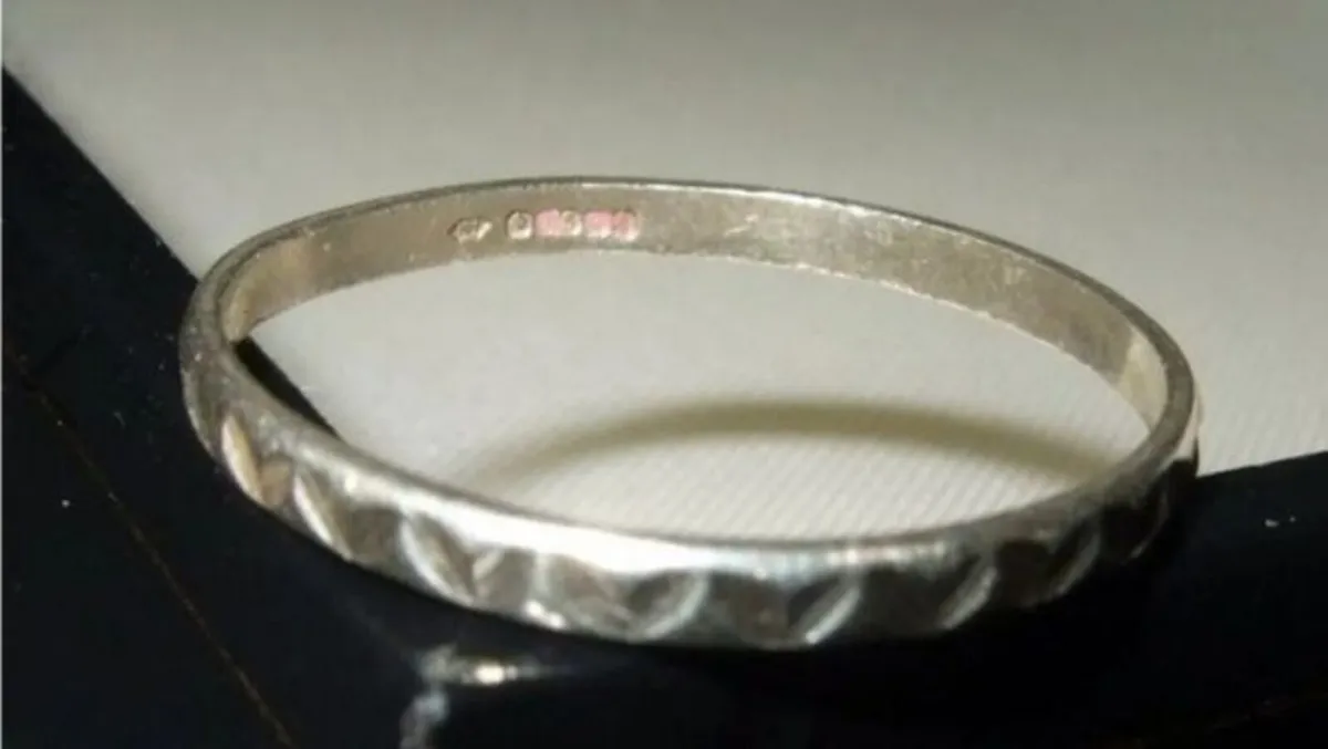 Vintage Hallmarked 9k White Gold Geometric Ring - Image 4