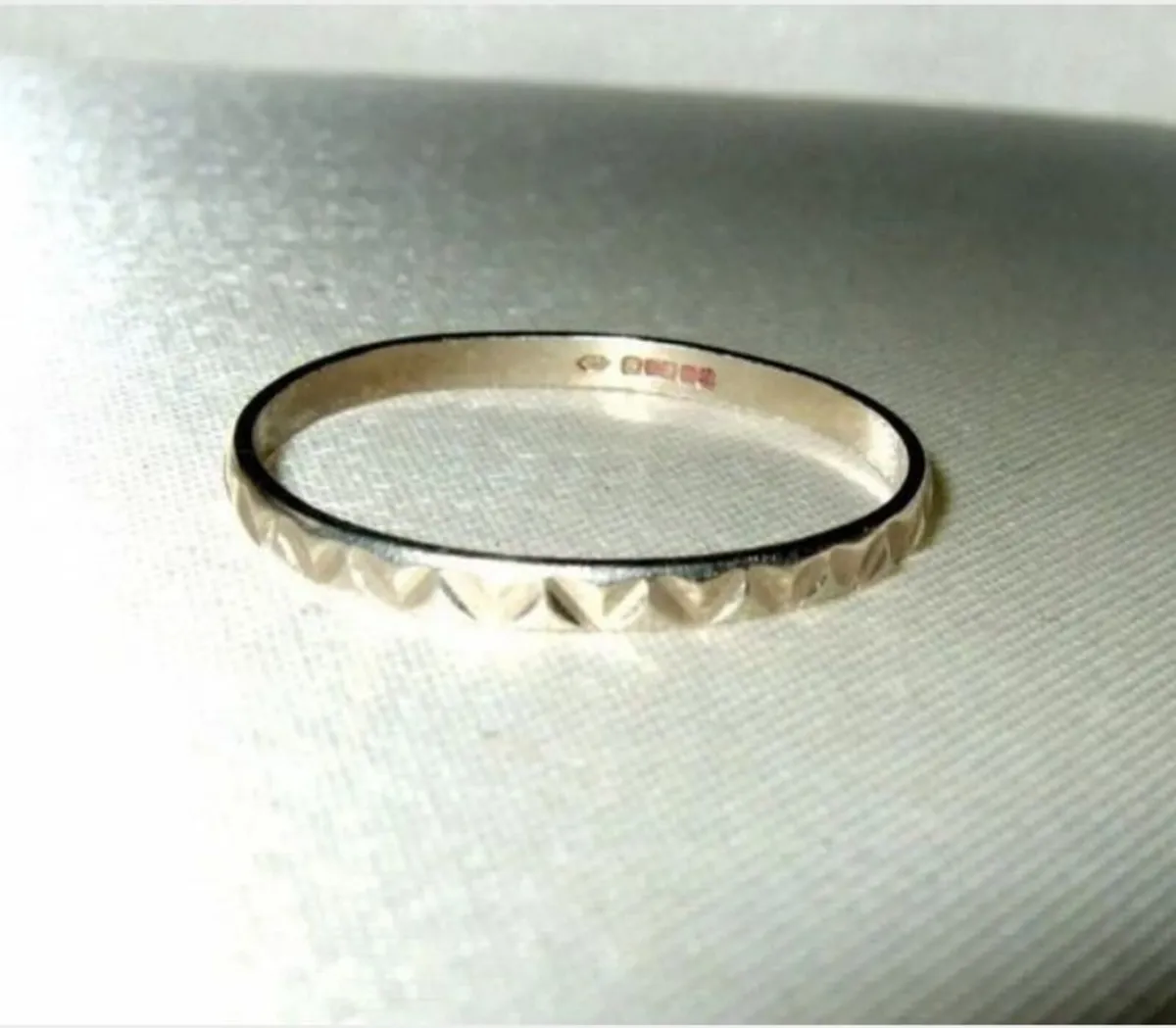 Vintage Hallmarked 9k White Gold Geometric Ring - Image 1