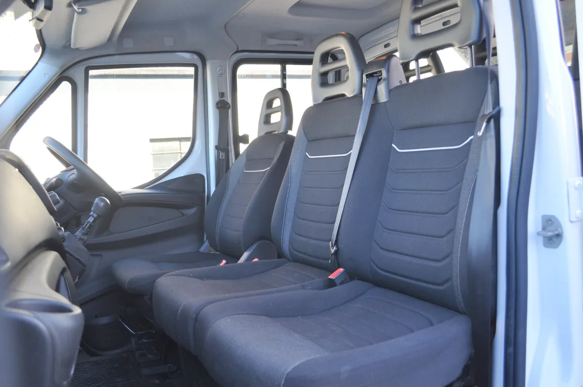 Iveco Twin Wheel Crew Cab Tipper with Air Con - Image 4
