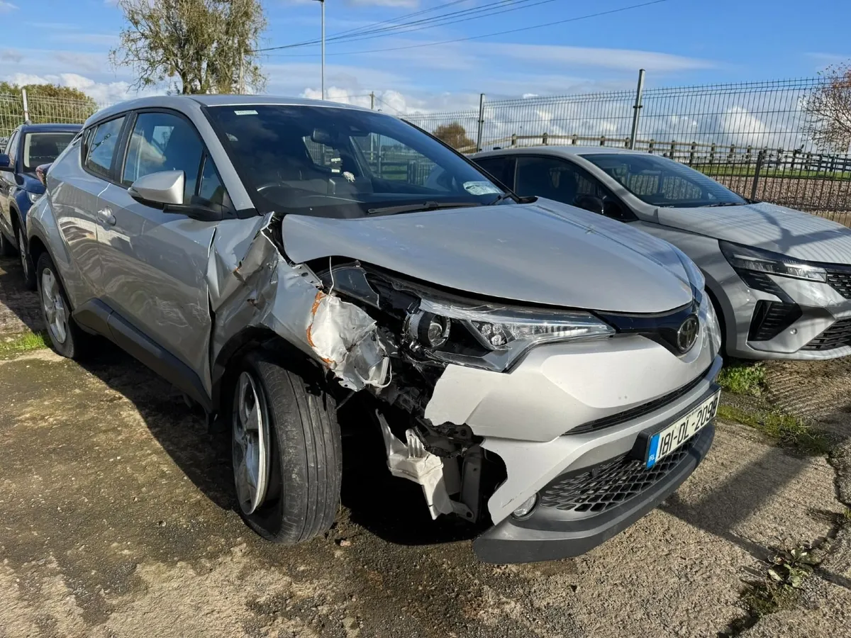 2018 TOYOTA C-HR 1.2 LUNA - Image 2
