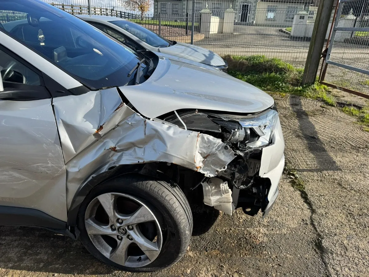 2018 TOYOTA C-HR 1.2 LUNA - Image 3