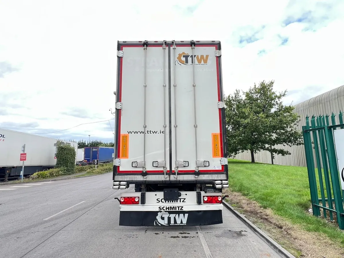 4.65m Schmitz High Cube Fridge Trailer - Image 3