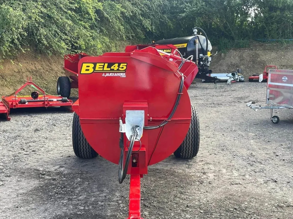 BELMAC ROTOSPREADER 4.5 HYDRAULIC LID - Image 2