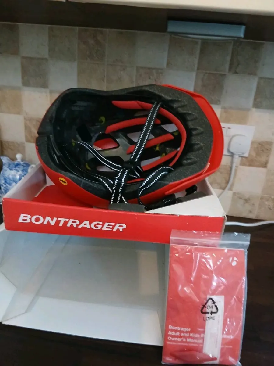 BONTRAGER BIKE HELMET NEW BOXED - Image 4