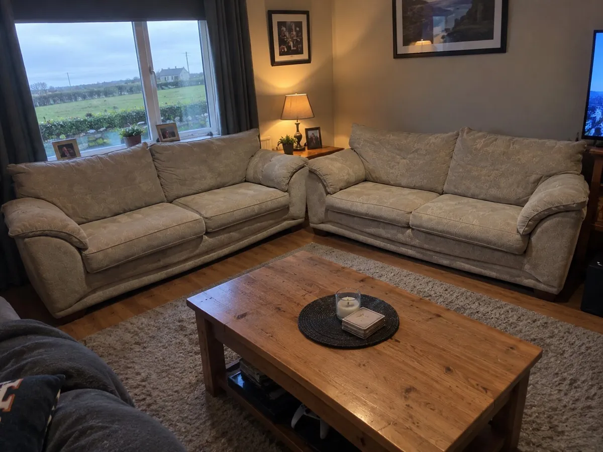 DELIVERY AVAILABLE- two seater set