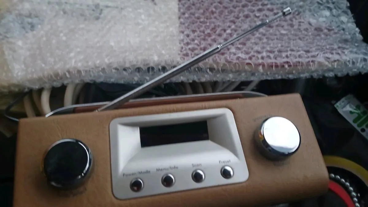 Radio - Image 3