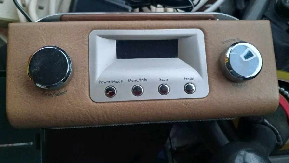 Radio - Image 4