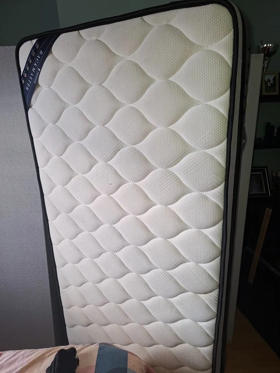 Single full bed - Image 1