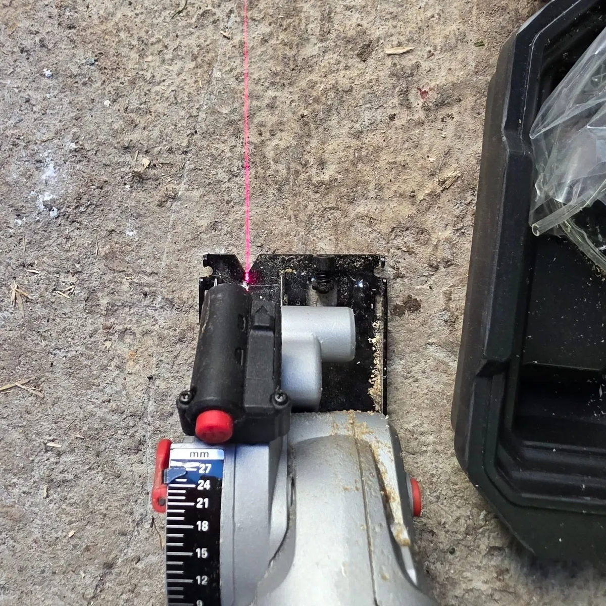 Erbauer Mini Circular Saw 85mm 240v - Image 4