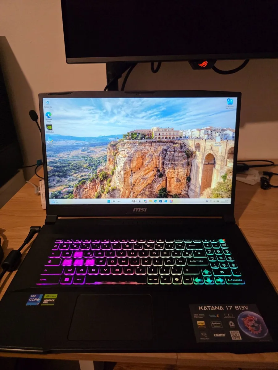 MSI Katana 17 RTX 4060, i7-13620H,32GB RAM,1TB SSD - Image 1