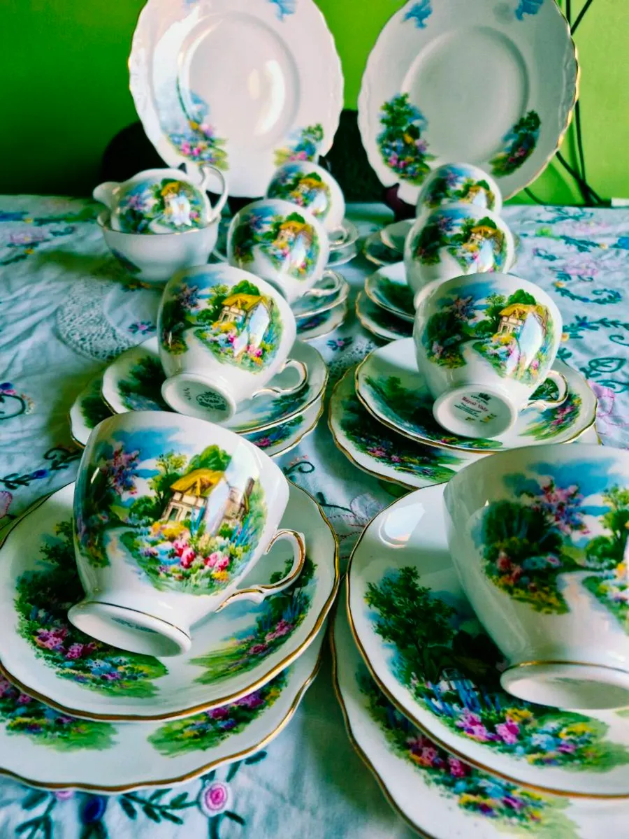 Beautiful Royal vale country cottage tea service - Image 2