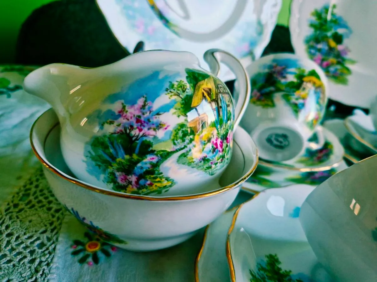 Beautiful Royal vale country cottage tea service - Image 3