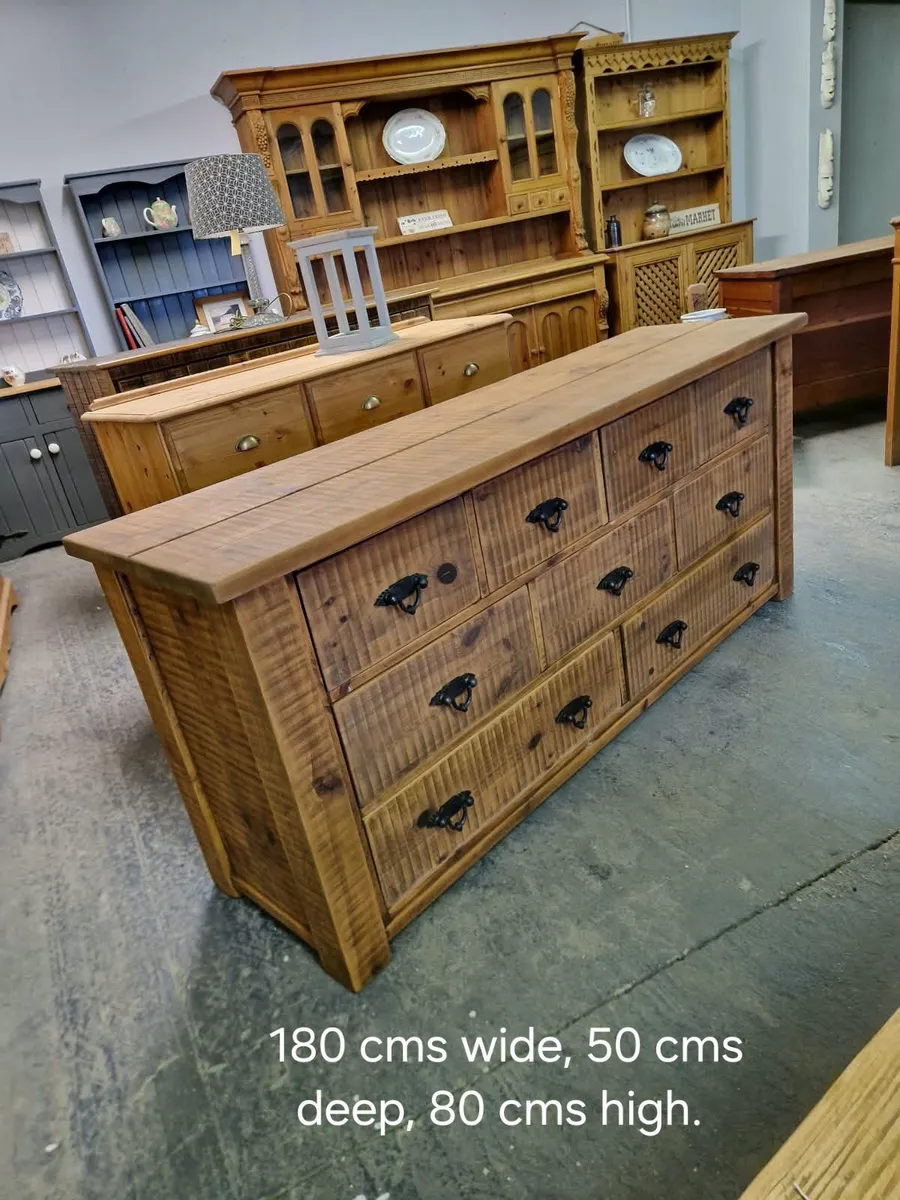 Large reclaimed wood chest of drawers - Image 3