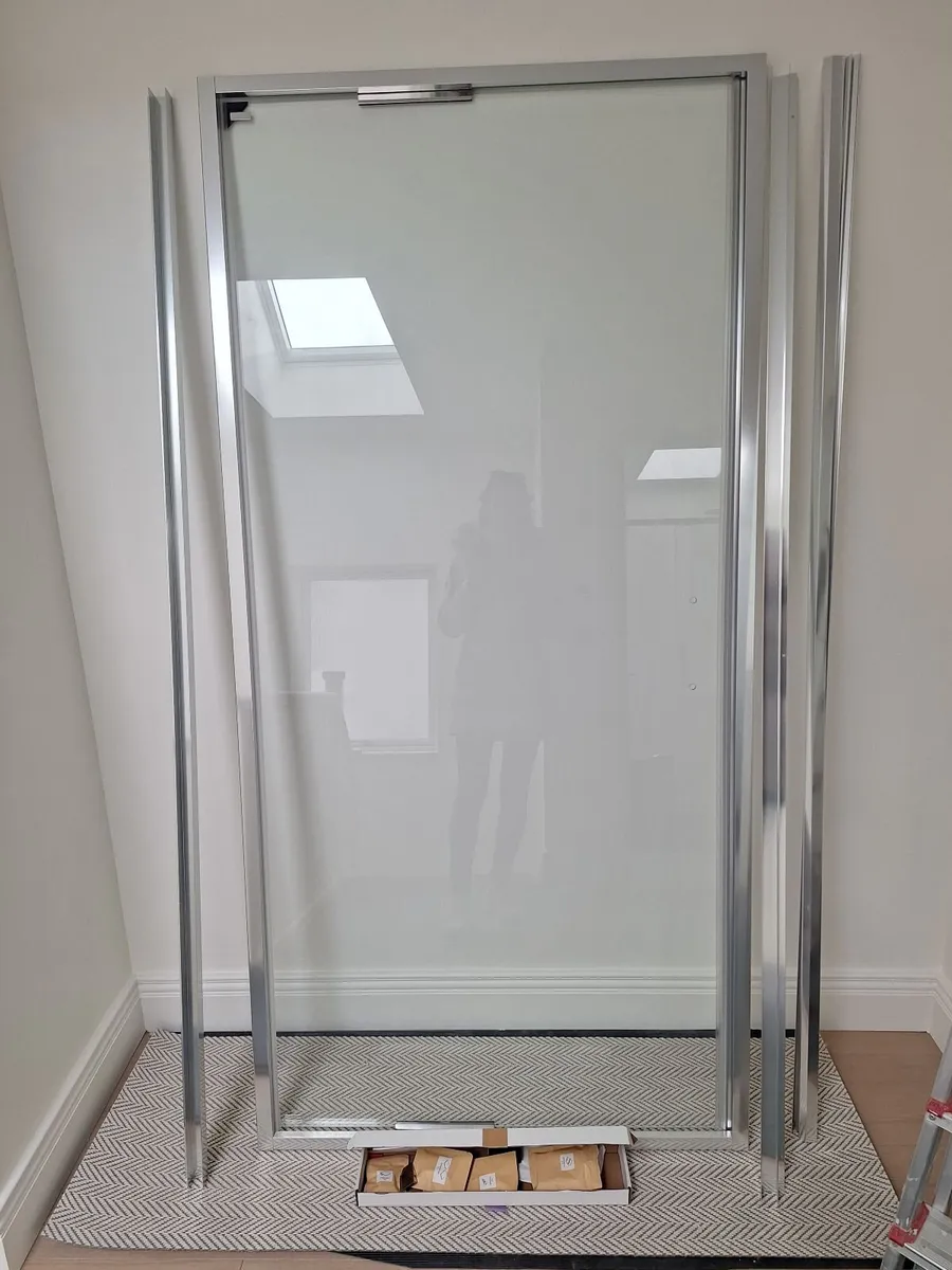 Merlyn infold shower door