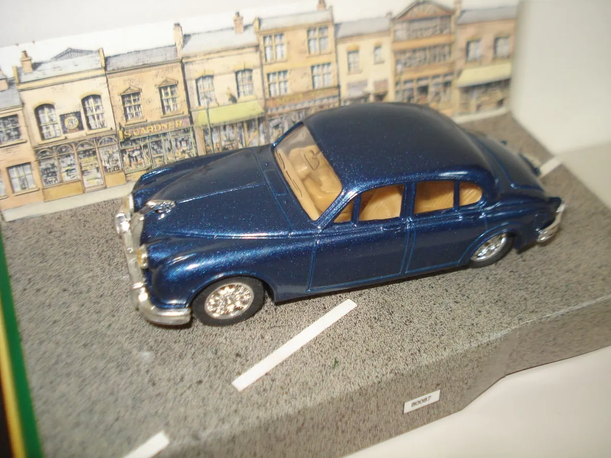 CORGI CLASSIC MODELS JAGUAR MK2 3.4 LITRE. - Image 4